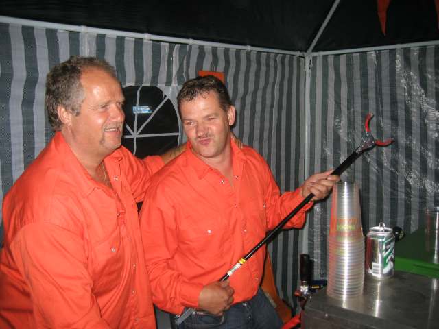 6KAMP 2006 Dorpshuis Vierhouten (Oranje/ijsvereniging)